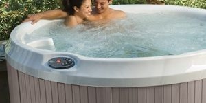 J-210-Hot-Tub-Lifestyle-Media