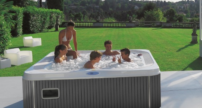 Minipiscina Idromassaggio Da Esterno Hot Tub Jacuzzi Spa