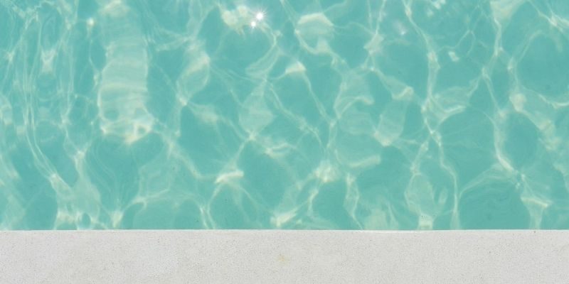 alghe in piscina trattamento antialghe