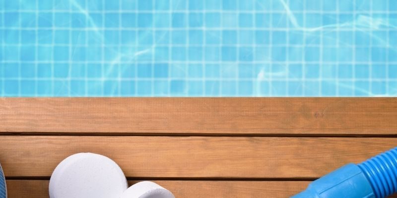 manutenzione piscina flocculante piscina